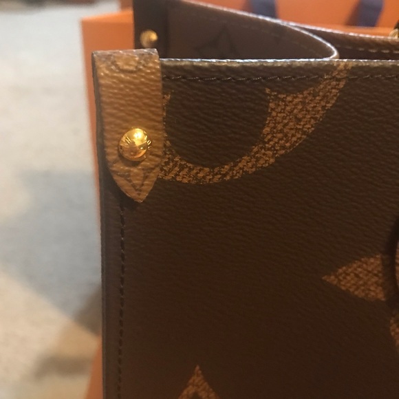 💕SOLD-Louis Vuitton Reverse Monogram Onthego MM - Picture 8 of 16